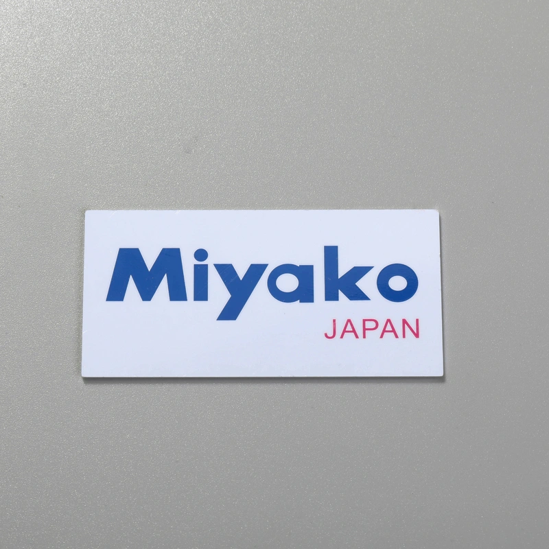 สติกเกอร์โลโก้โลหะเป็นมิตรกับสิ่งแวดล้อมป้ายอลูมิเนียมนูน