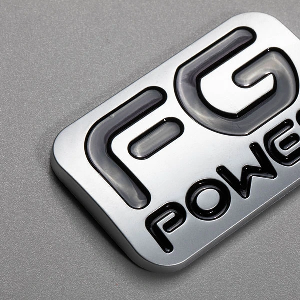 การออกแบบที่กำหนดเองพลาสติก Abs Chrome Electroplate รถป้ายโลโก้แบน Letter Matte 3d รถป้ายสัญลักษณ์