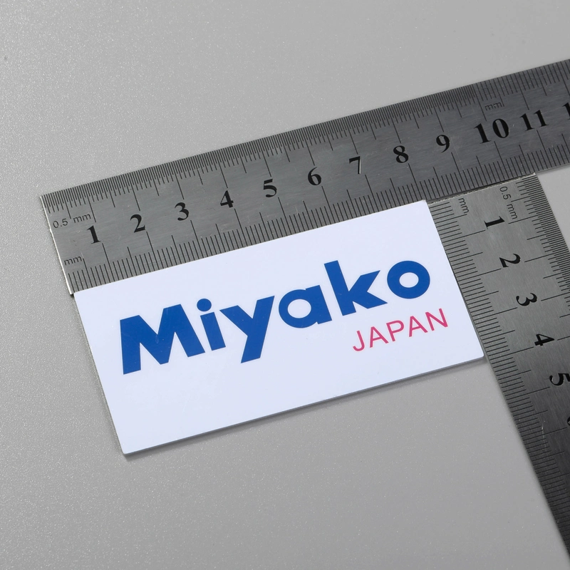 สติกเกอร์โลโก้โลหะเป็นมิตรกับสิ่งแวดล้อมป้ายอลูมิเนียมนูน